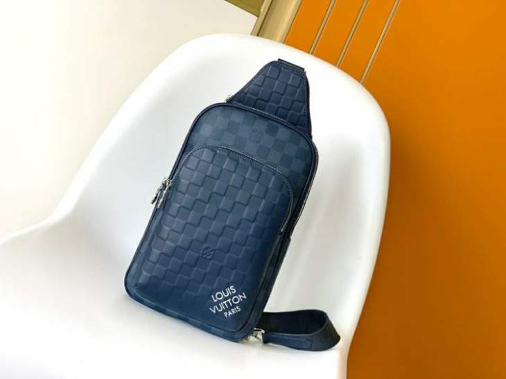 Picture of Louis Vuitton Mens Bags _SKUfw137788806fw